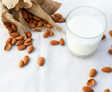 Glas-of-Almond-Milk-and-re-usable-shopping-bag
